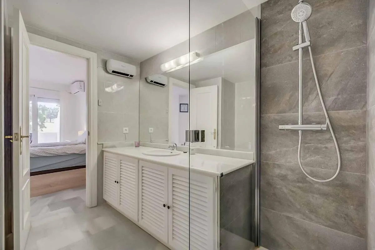 134 - Stylish Modern Apartment With Pool, Mijas Málaga