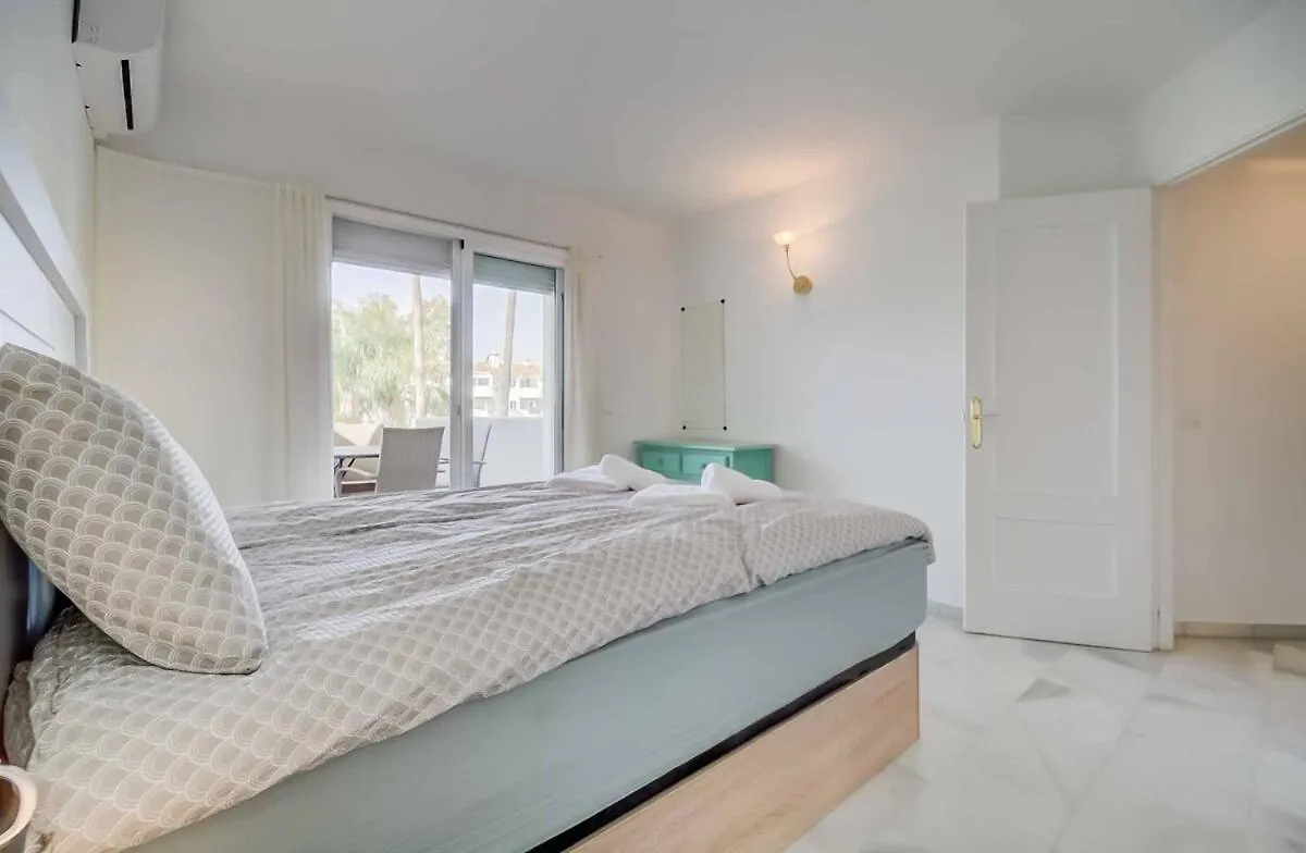 134 - Stylish Modern Apartment With Pool, Mijas Málaga Spanien